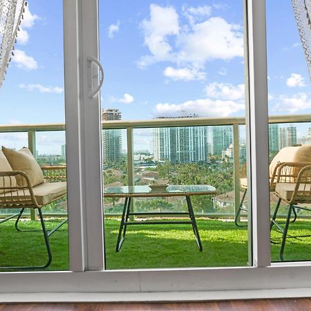 Stunning Water Views 1Br Condo With Pool And Tennis Court Sunny Isles Beach Zewnętrze zdjęcie